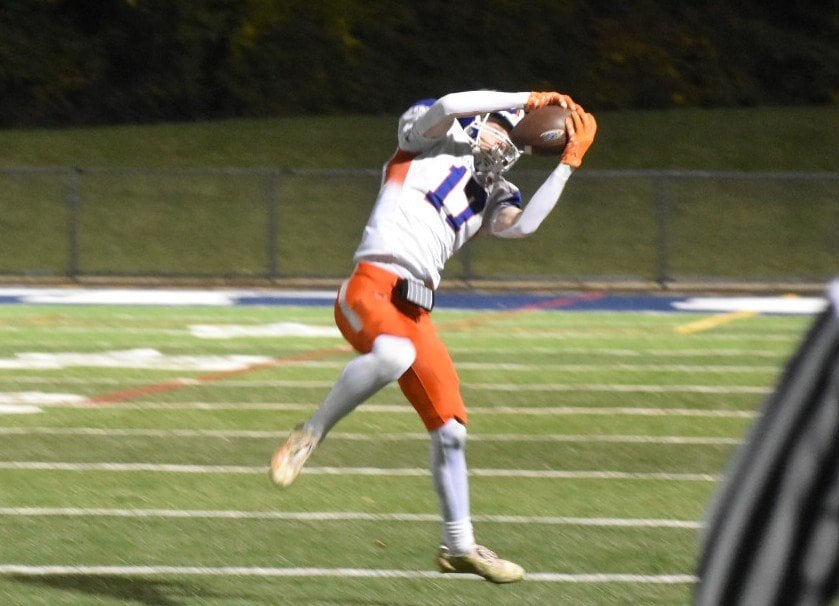 Genoa-Kingston, Hiawatha seasons end with playoff losses: Daily Chronicle football roundup — Oak Brook Sports news