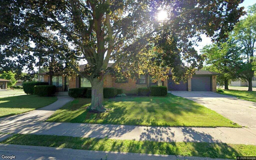 Single-family home sells in Sterling for $173,500 — Oak Brook Real Estate news