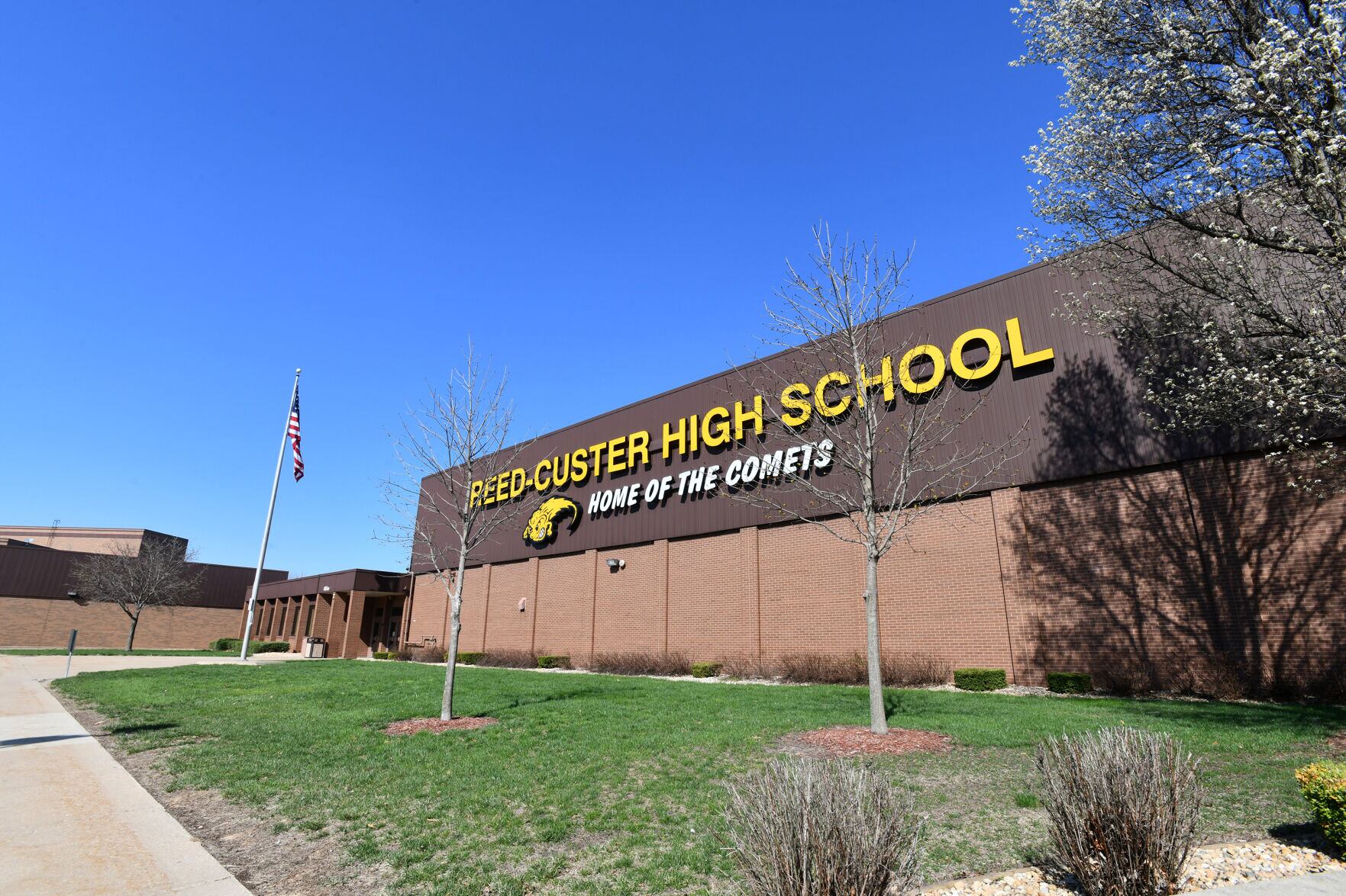 Braidwood, Reed-Custer schools continue school resource officer agreement — Oak Brook Real Estate news
